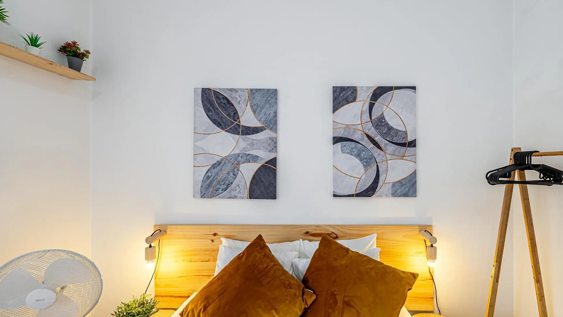 Affittacamere Hotel April Square By Lisbon With Sintra Amadora