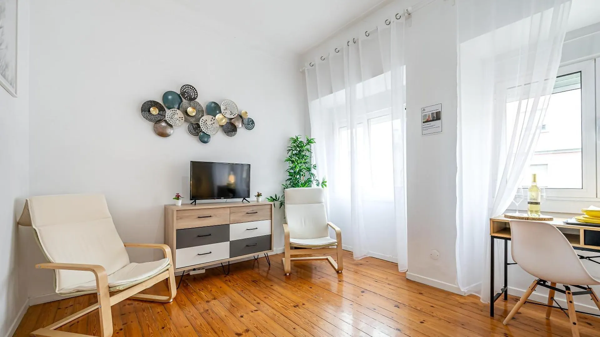Affittacamere Hotel April Square By Lisbon With Sintra Amadora