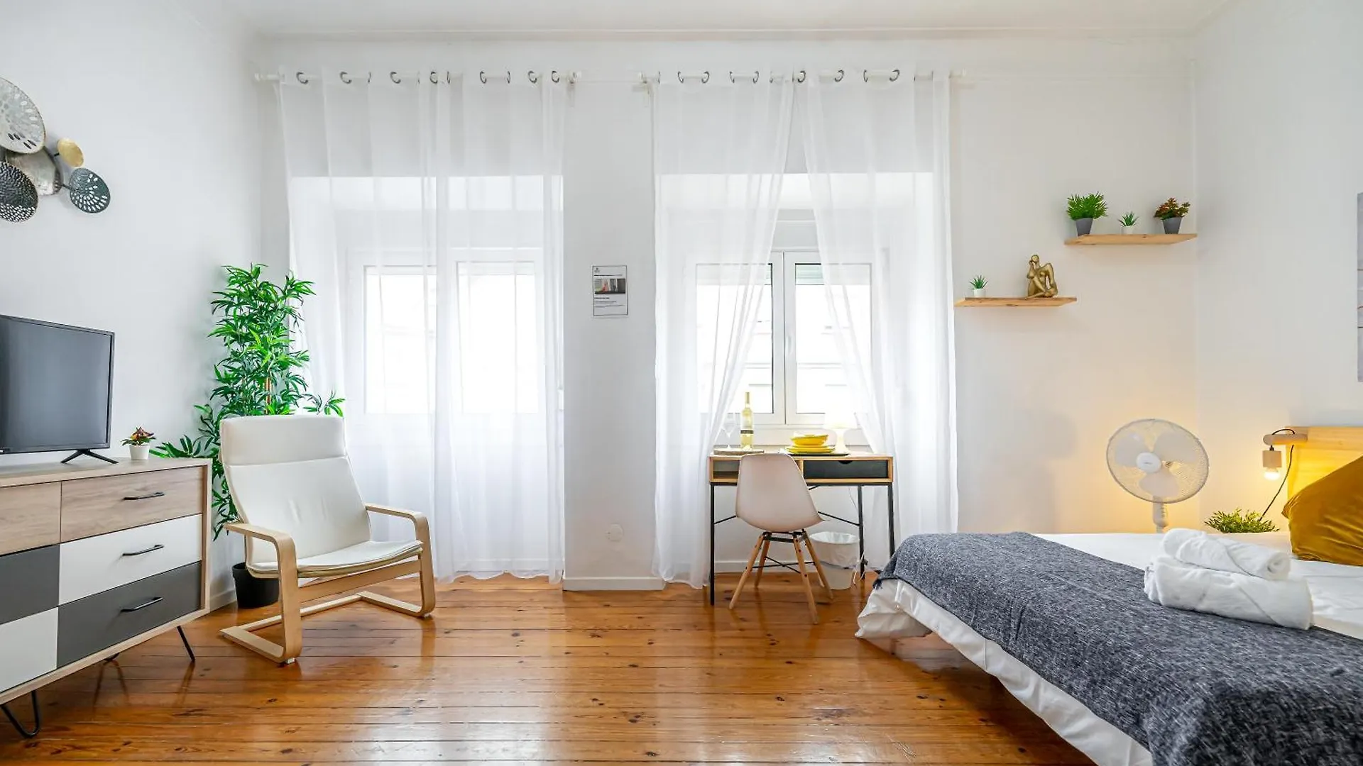 Affittacamere Hotel April Square By Lisbon With Sintra Amadora