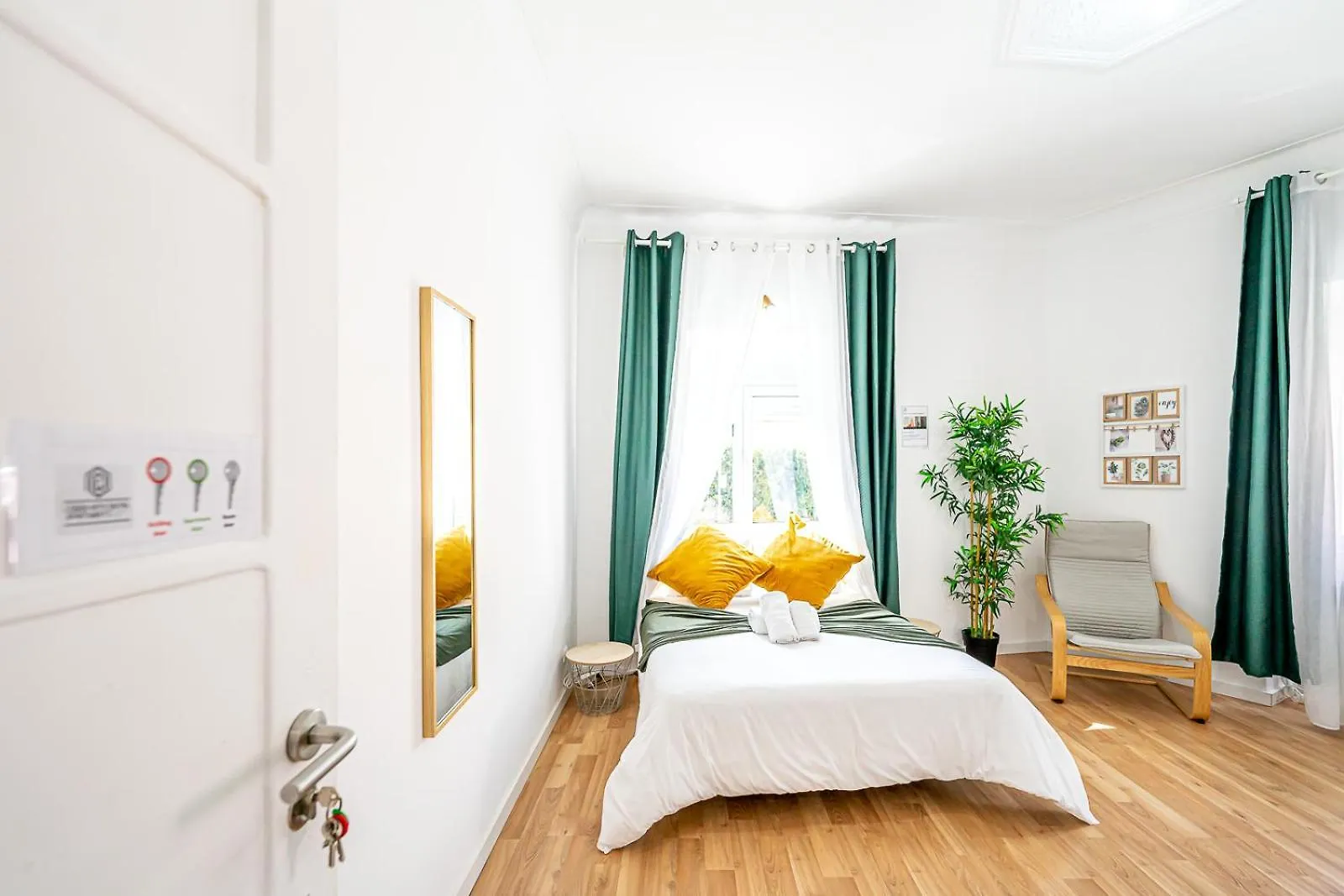 Affittacamere Hotel April Square By Lisbon With Sintra Amadora