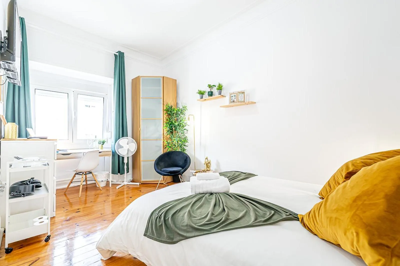 Affittacamere Hotel April Square By Lisbon With Sintra Amadora