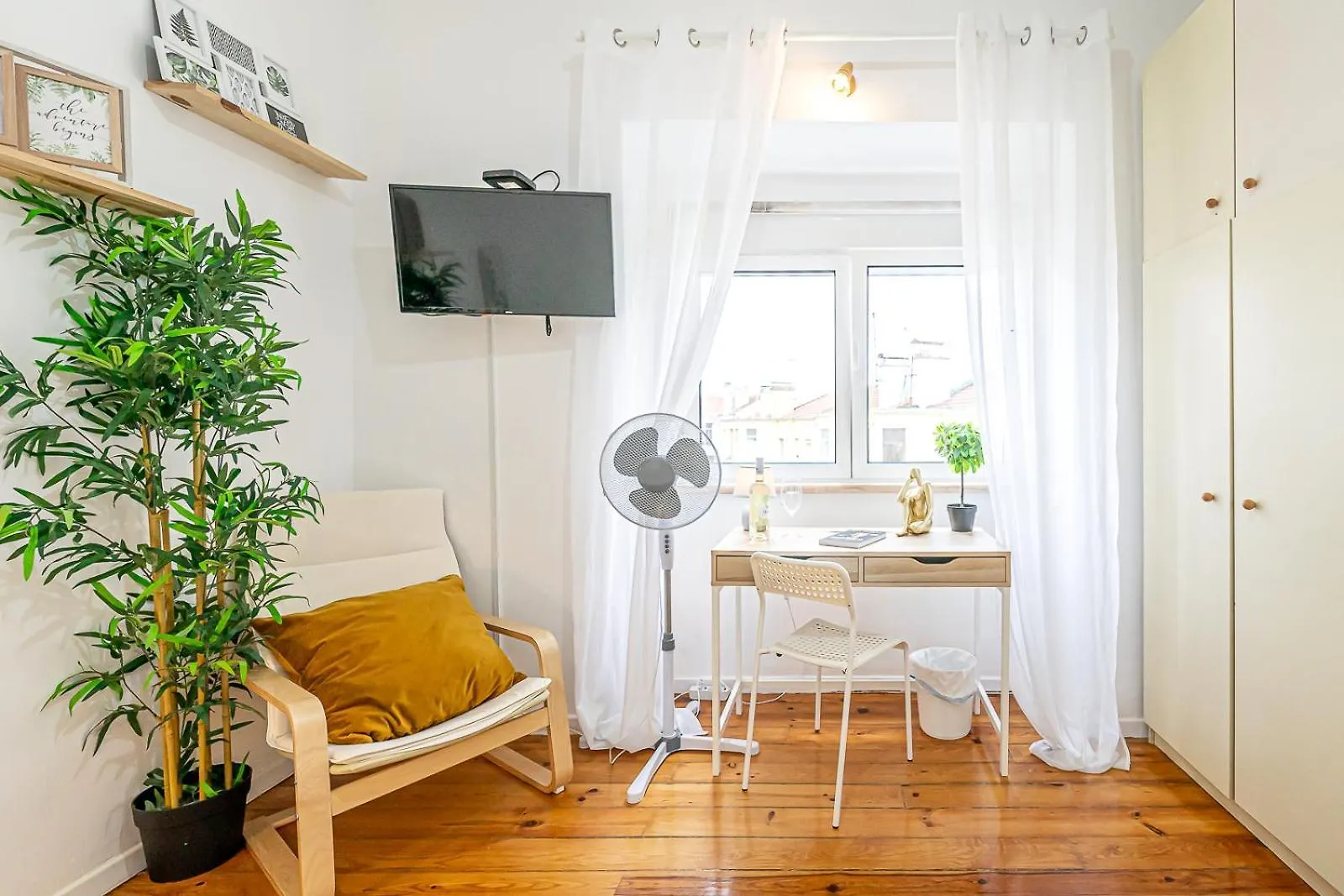 Affittacamere Hotel April Square By Lisbon With Sintra Amadora