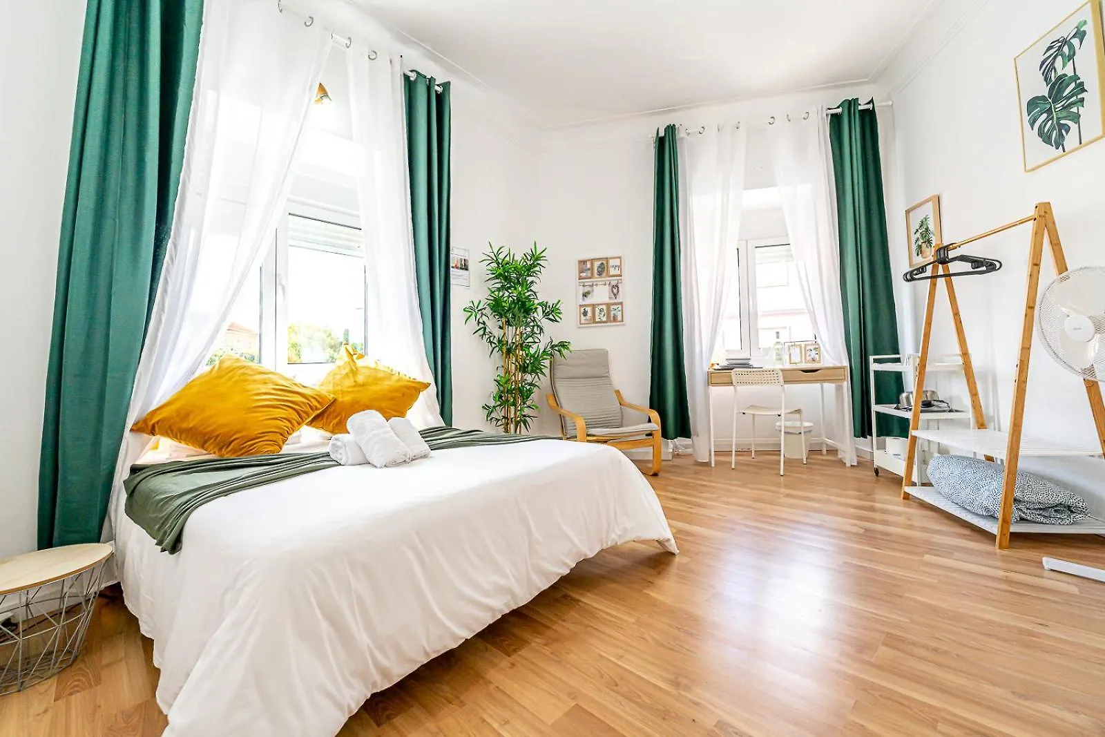 Affittacamere Hotel April Square By Lisbon With Sintra Amadora