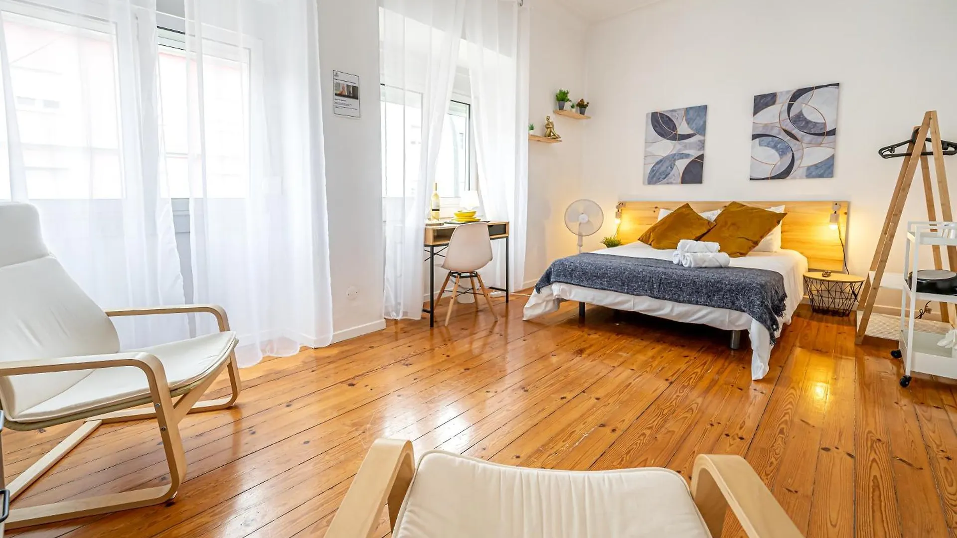 Affittacamere Hotel April Square By Lisbon With Sintra Amadora