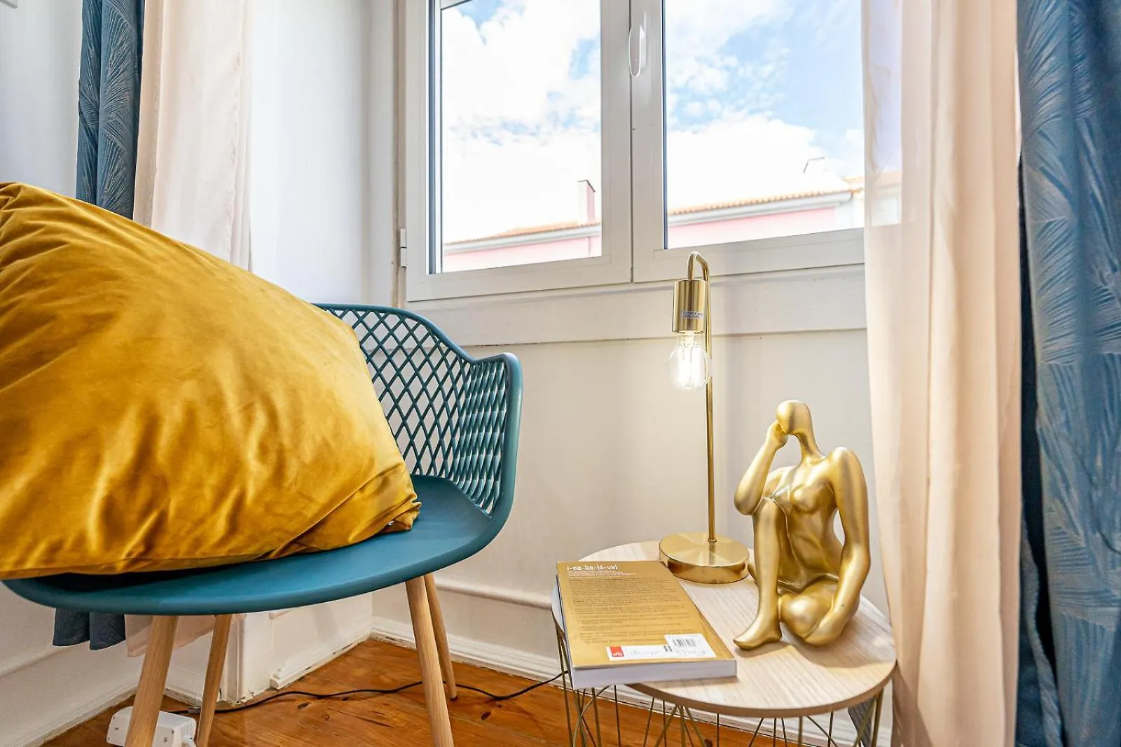 Hotel April Square By Lisbon With Sintra Amadora